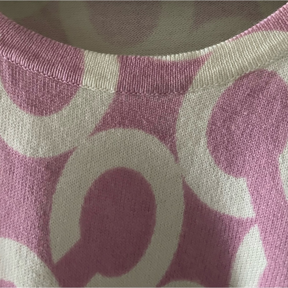 Coach logo pink sweater, tag fell off *** size: S